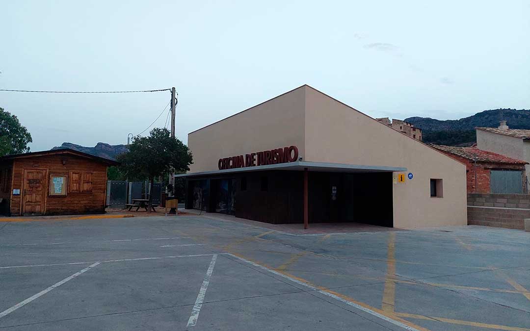 Las actuales instalaciones sustituyen a la anterior caseta de madera./ J.L.
