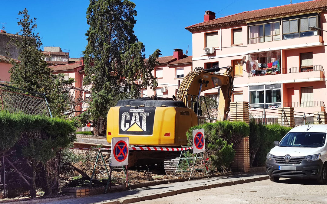 Primeras imágenes de las máquinas trabajando en el recinto del parque./ A.G.