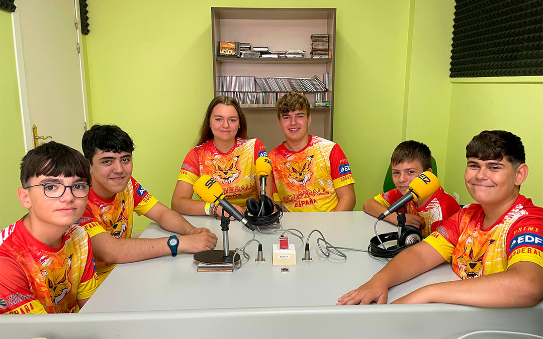 6 caspolinos forman parte de la selección española de dodgeball sub-15 y sub-18 para el Campeonato Europeo en Bolonia./ S.F.