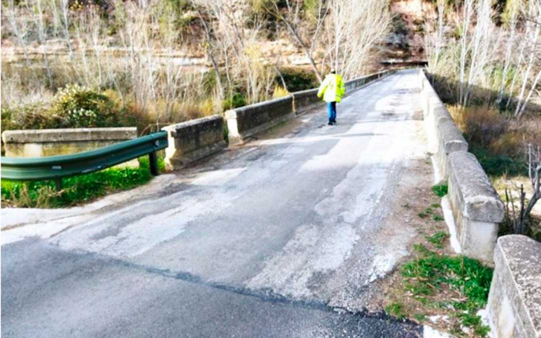 Acceso al puente desde la margen derecha del río Algars, en la provincia de Tarragona / DPT