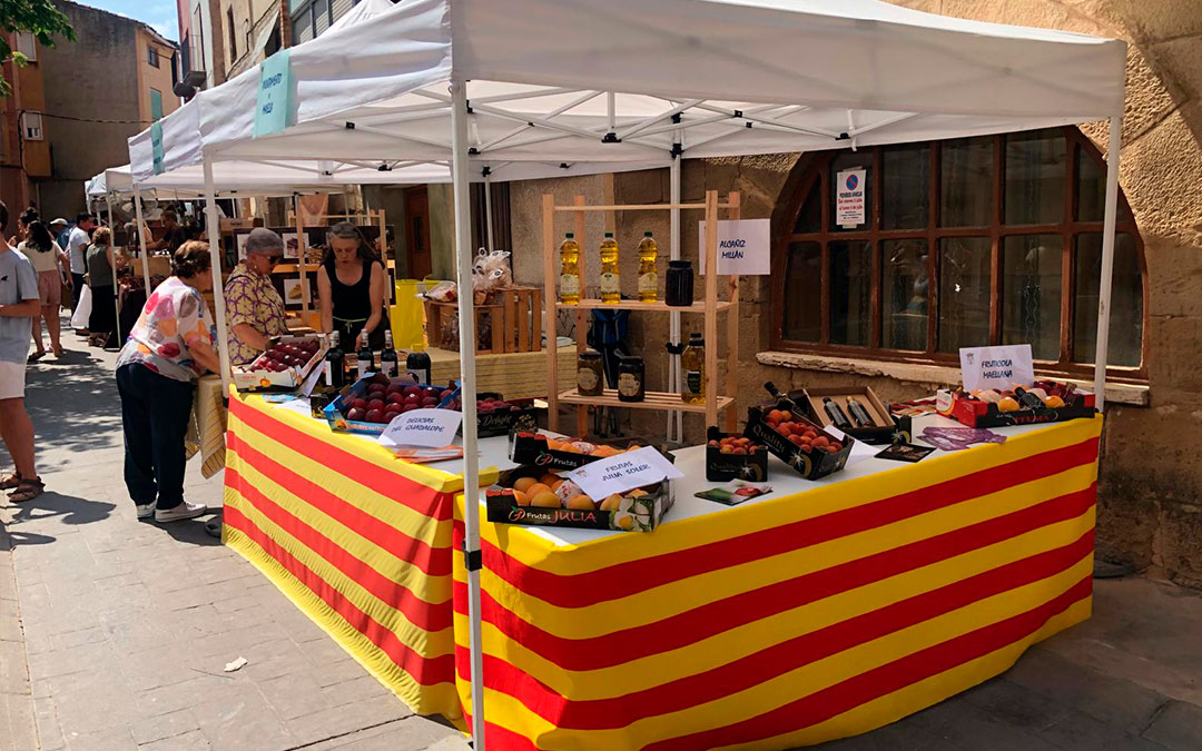 Puestos de la I Feria Productos de la Tierra./ Ayto. Maella