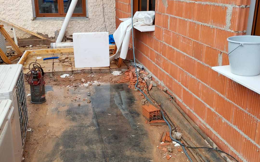 Agua acumulada en las instalaciones de la residencia de Utrillas./DPT