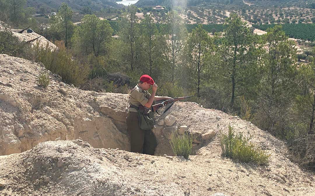 Vigilancia desde la trinchera./ S.F.