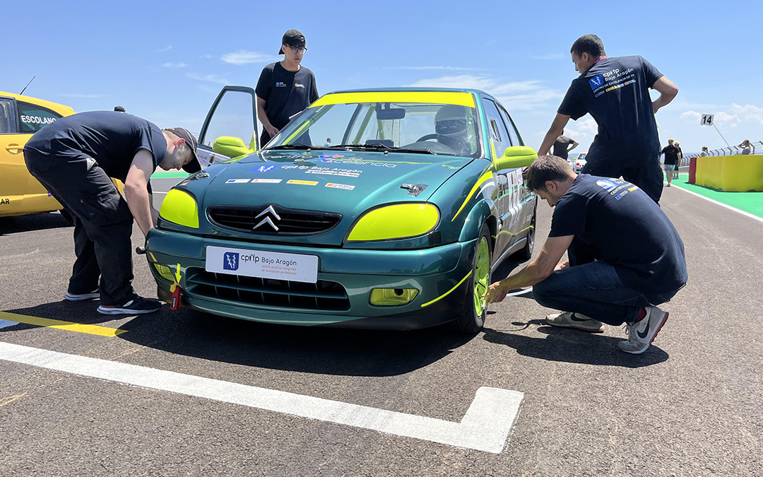 Citroën Saxo preparado por los alumnos y profesores del CPIFP Bajo Aragón./ A.F.