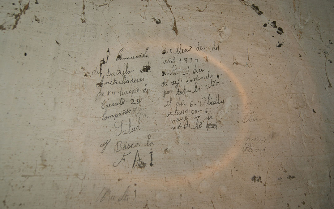 Detalle de una firma rematada con un Bisca la FAI. / B. Severino