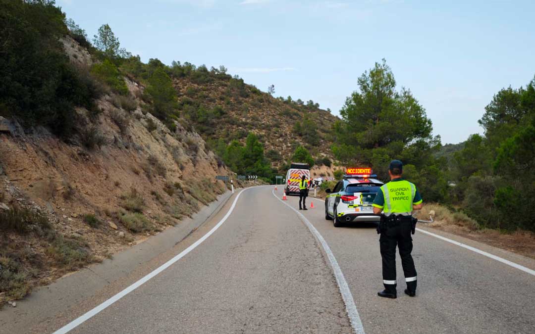 Imagen del dispositivo de Guardia Civil desplegado tras el accidente./GC
