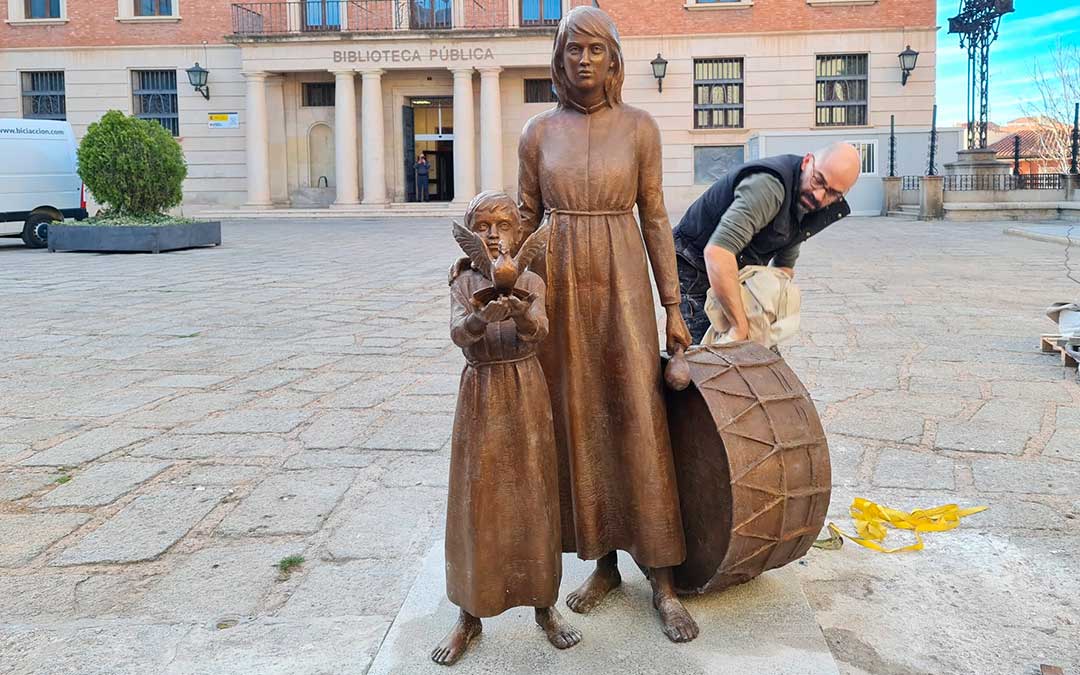 Conjunto escultórico Monumento a la Semana Santa en bronce para Teruel. / Archivo personal