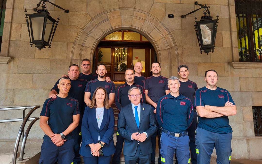Imagen de archivo de la última toma de posesión de bomberos en la Diputación./ DPT