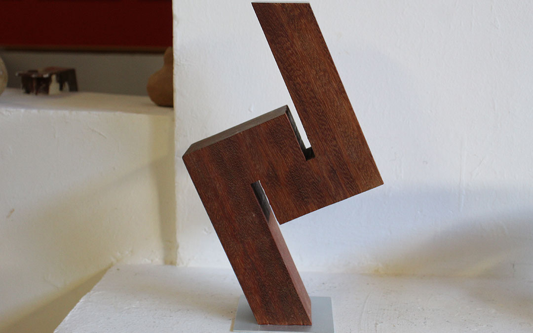 Escultura en madera. / B. Severino
