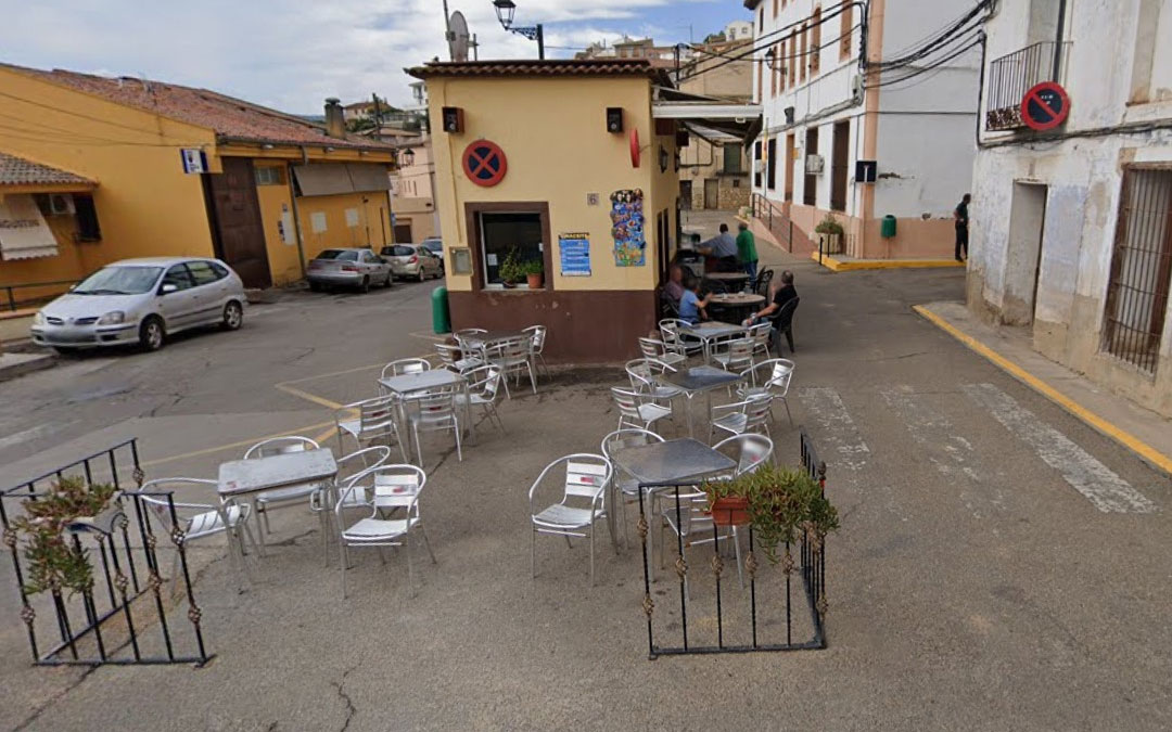 Imagen de archivo del bar el Kiosko, donde se produjo el robo./ L.C.