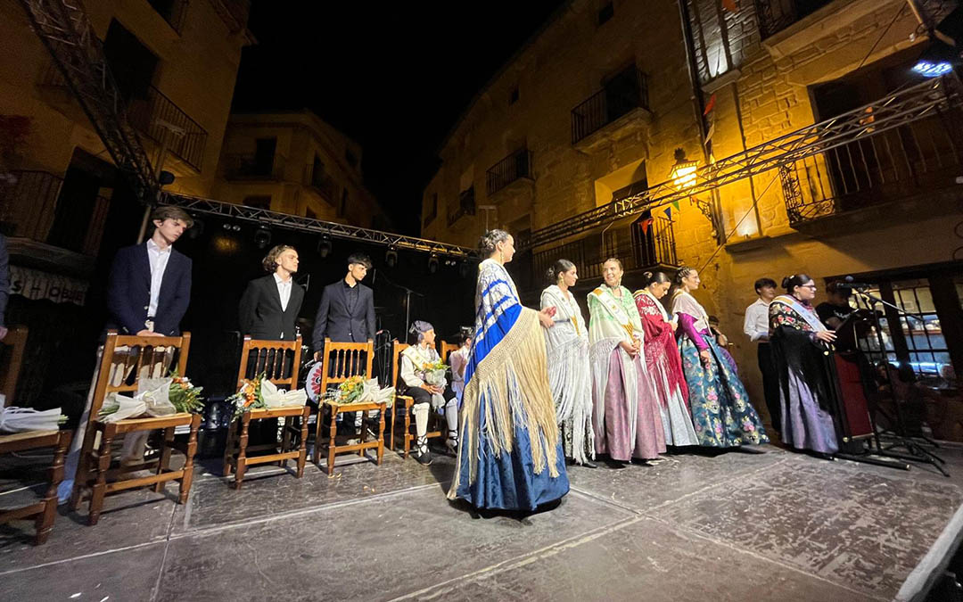 Las Reinas y Damas de 2023 dieron paso a los de 2024./ M.A.