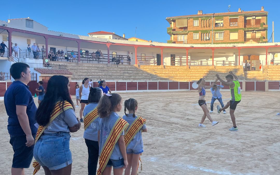 Los ganadores bailaron la tradicional jota de los pollos./ C.O.