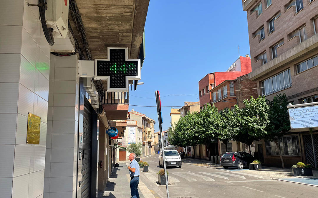 Imagen de un termómetro urbano en Caspe./ S.F.