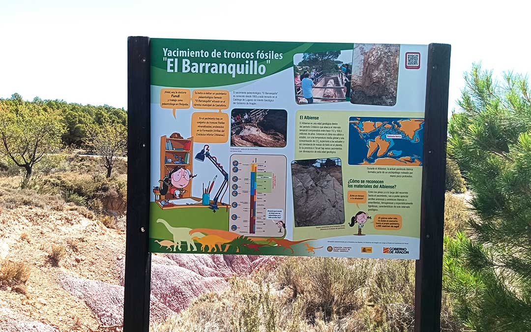 Uno de los paneles con los que se ha renovado el entorno museográfico del yacimiento paleontológico 'El Barranquillo' en Castellote. / Fundación Conjunto Paleontológico de Teruel-Dinópolis