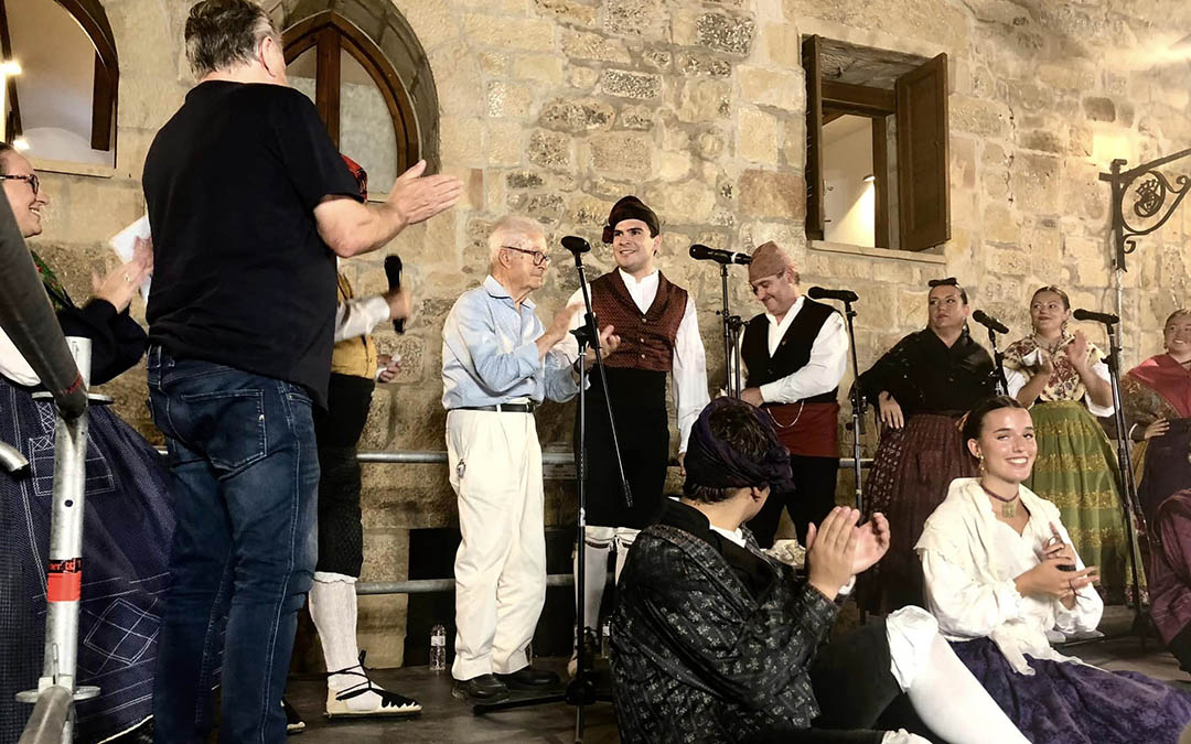 El cretense Ramón Valls fue homenajeado durante el acto jotero./ Juan Luis Camps.