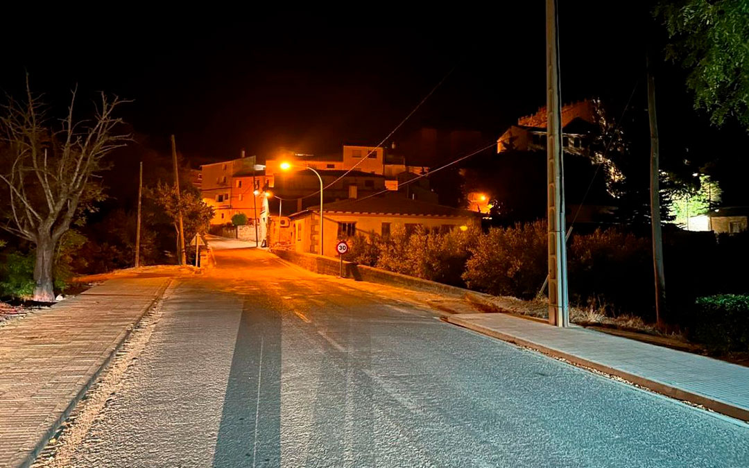 Entrada de Fabara con la nueva iluminación./ Instagram @impulsafabara