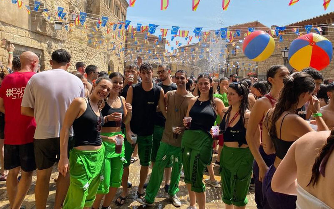 La plaza de España acogió el estallido de la fiesta./ J.L.-L.C.