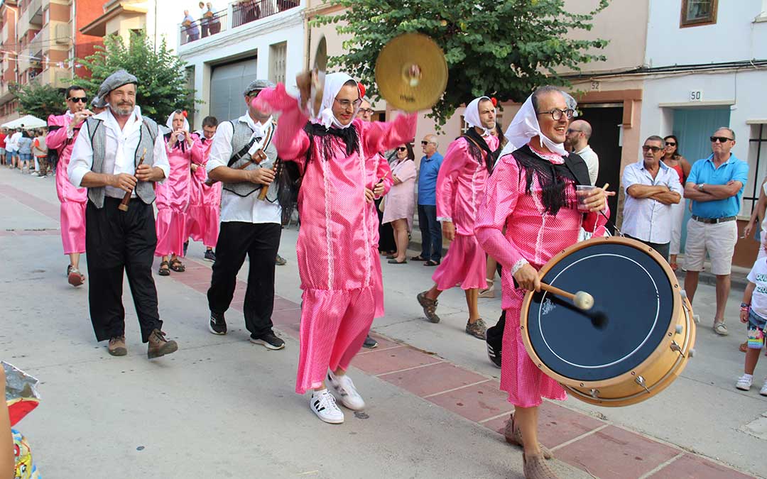Carrozas en las fiestas de Híjar 2024. / B. Severino