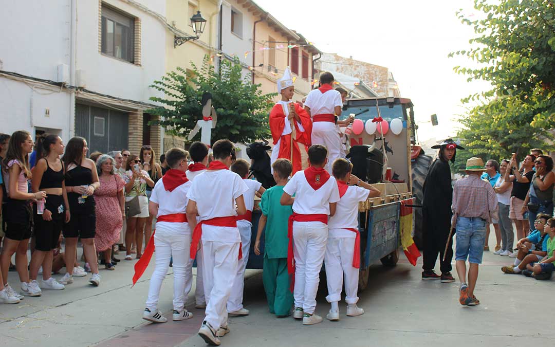 Carrozas en las fiestas de Híjar 2024. / B. Severino