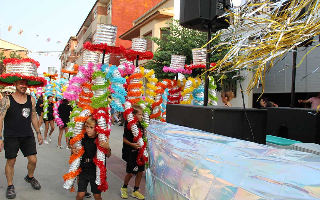 Carrozas en las fiestas de Híjar 2024. / B. Severino