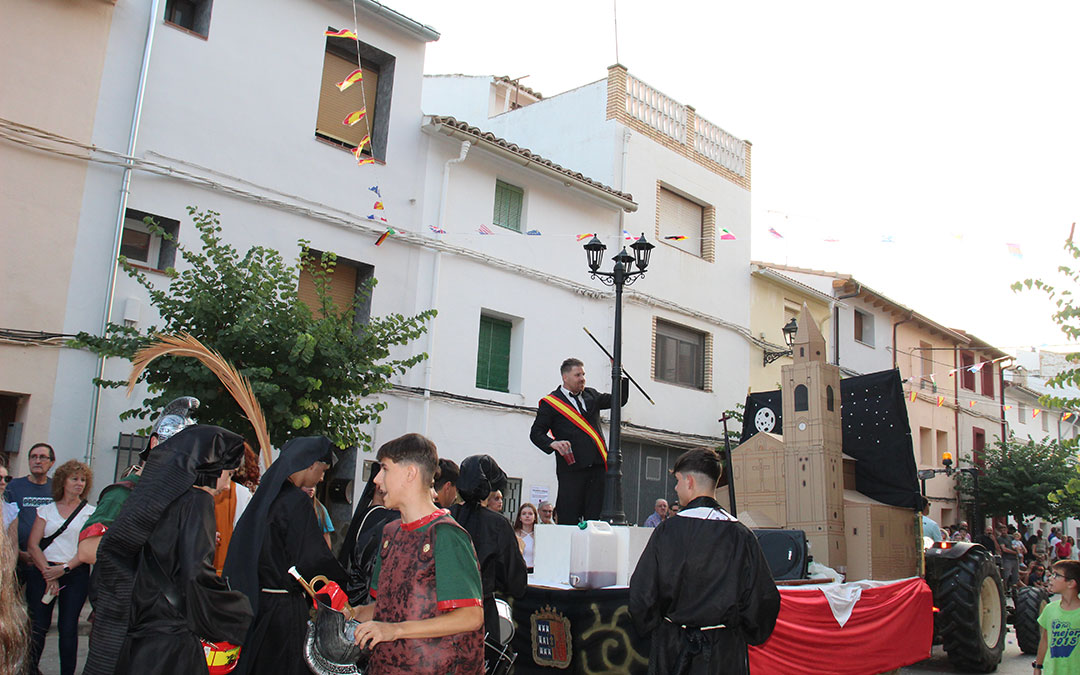 Carrozas en las fiestas de Híjar 2024. / B. Severino