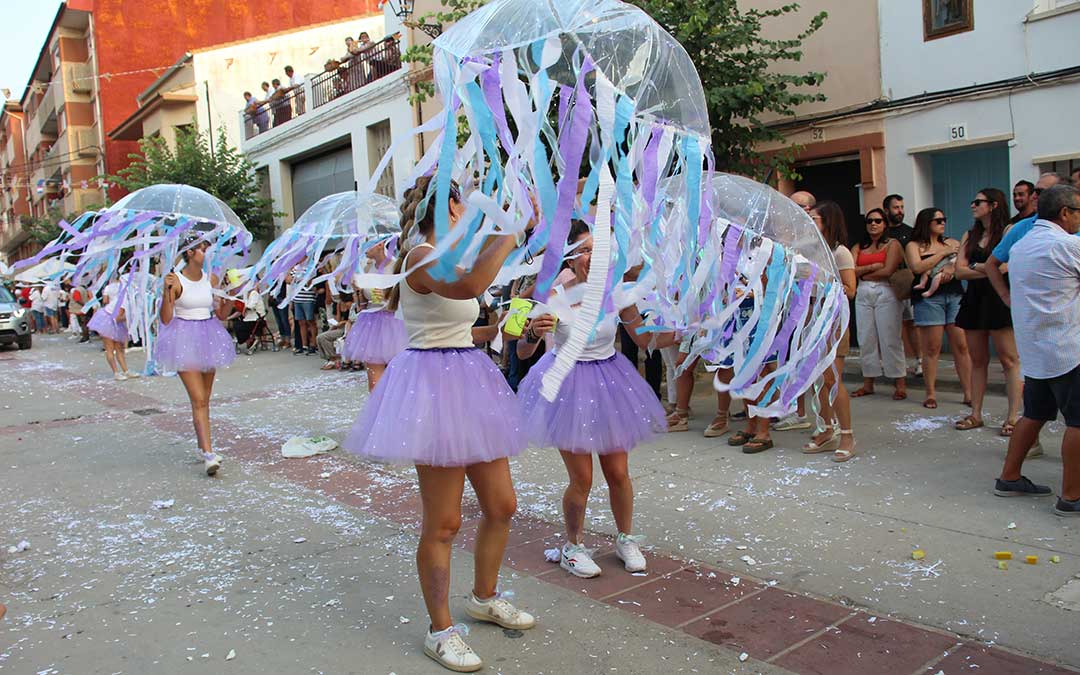 Carrozas en las fiestas de Híjar 2024. / B. Severino
