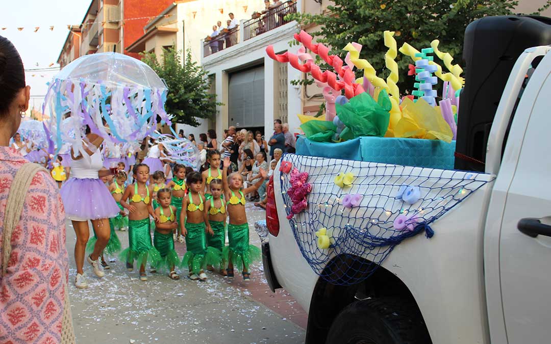 Carrozas en las fiestas de Híjar 2024. / B. Severino