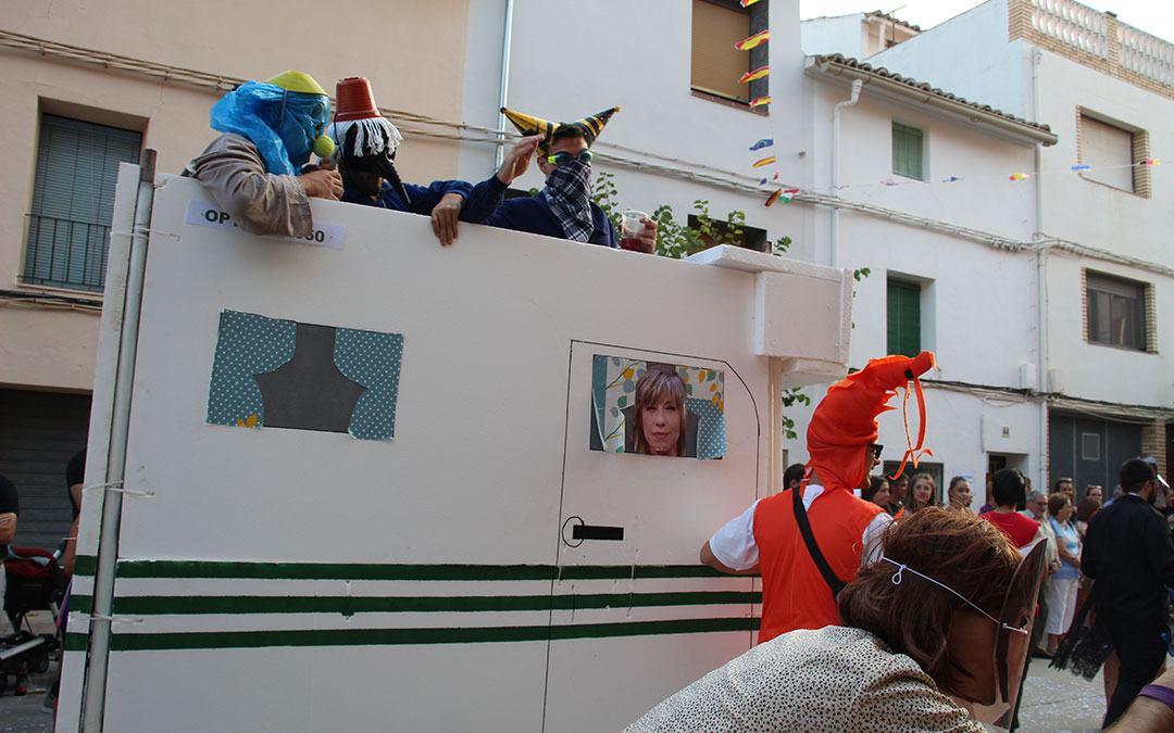 Carrozas en las fiestas de Híjar 2024. / B. Severino