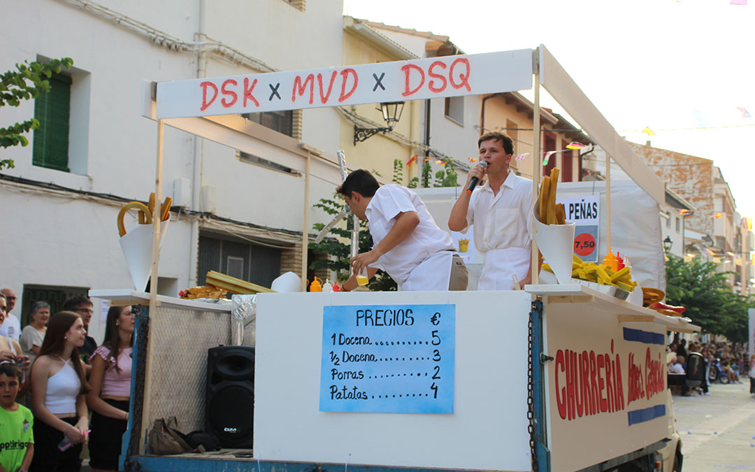Carrozas en las fiestas de Híjar 2024. / B. Severino