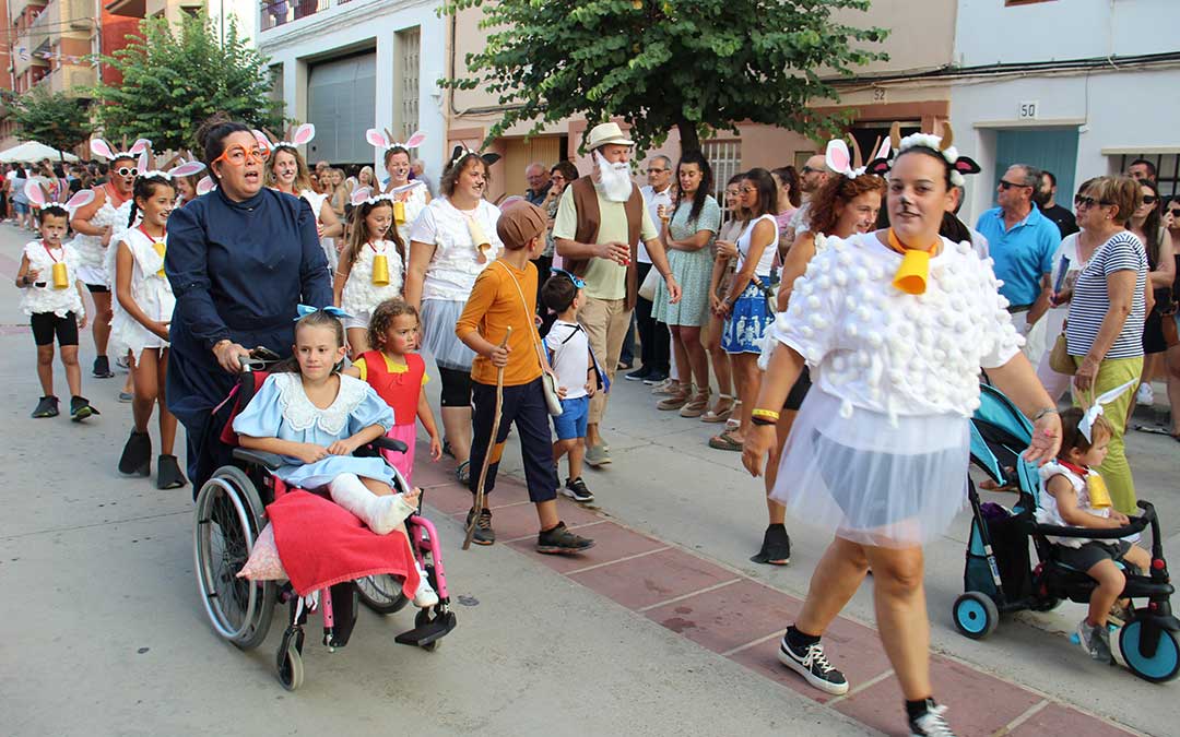Carrozas en las fiestas de Híjar 2024. / B. Severino