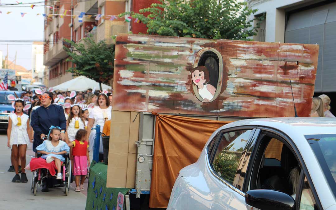 Carrozas en las fiestas de Híjar 2024. / B. Severino