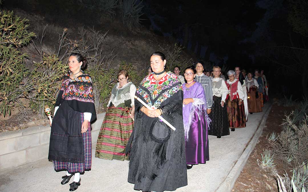 Rosario de Cristal en las fiestas de Híjar. / B. Severino