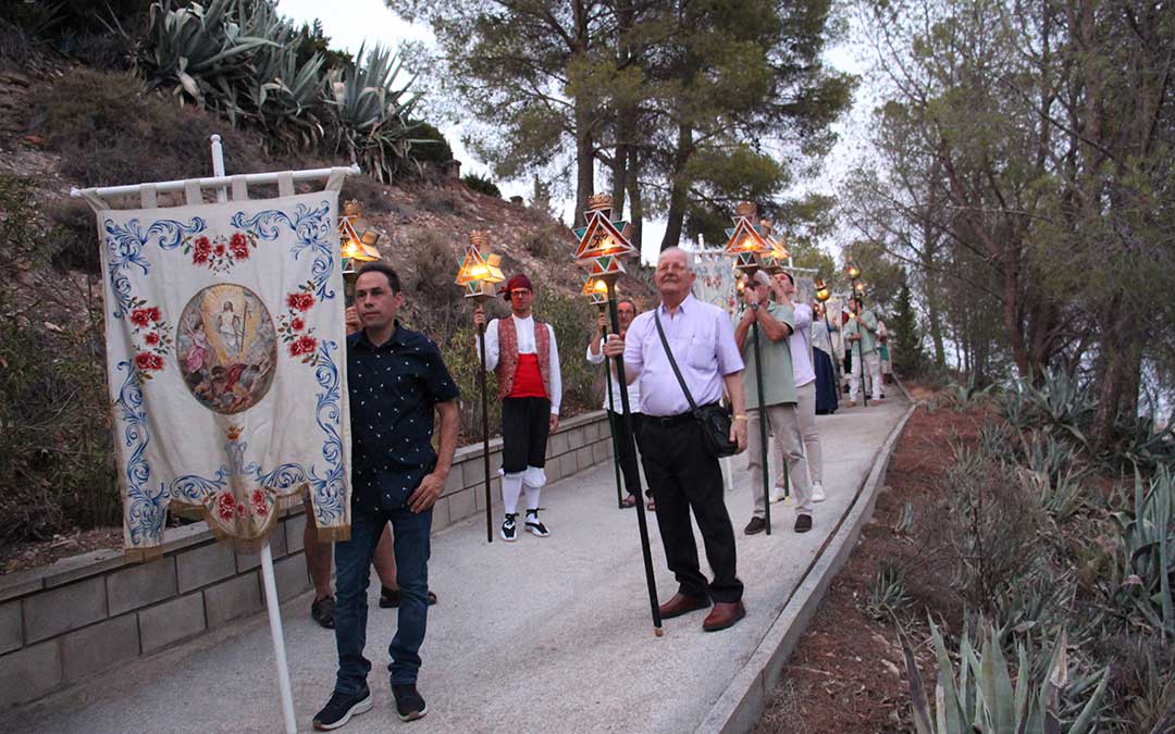 Rosario de Cristal en las fiestas de Híjar. / B. Severino