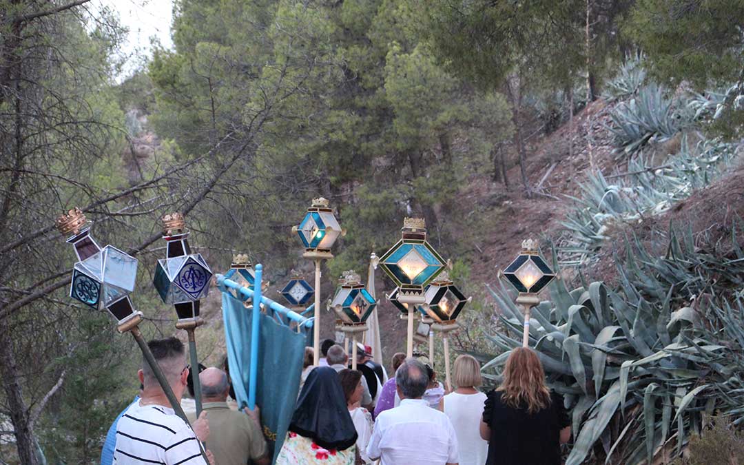 Rosario de Cristal en las fiestas de Híjar. / B. Severino