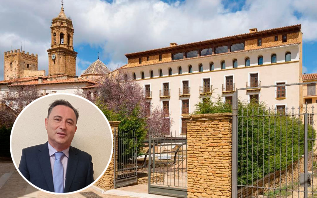 Juan Ciércoles asume la gestión de la Hospedería de La Iglesuela del Cid cinco años./ L.C.