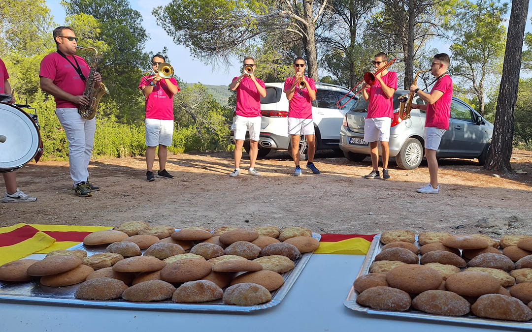 La charanga ha amenizado el día de San Rafael./ C.B.