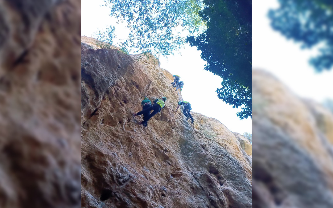 El Grupo de Rescate Especial de Intervención en Montaña (GREIM) rescató el martes a un senderista que se desorientó en Gargallo./ Guardia Civil de Teruel