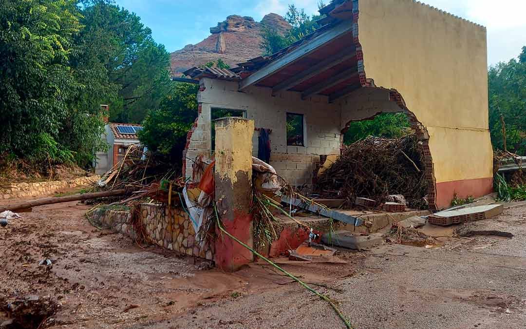 Daños materiales en Albalate a raíz de la tormenta de este viernes./LA COMARCA
