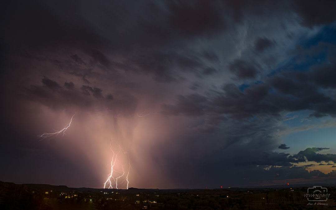 Instante capturado durante la tormenta eléctrica de este 12 de agosto./ José Antonio Vivancos