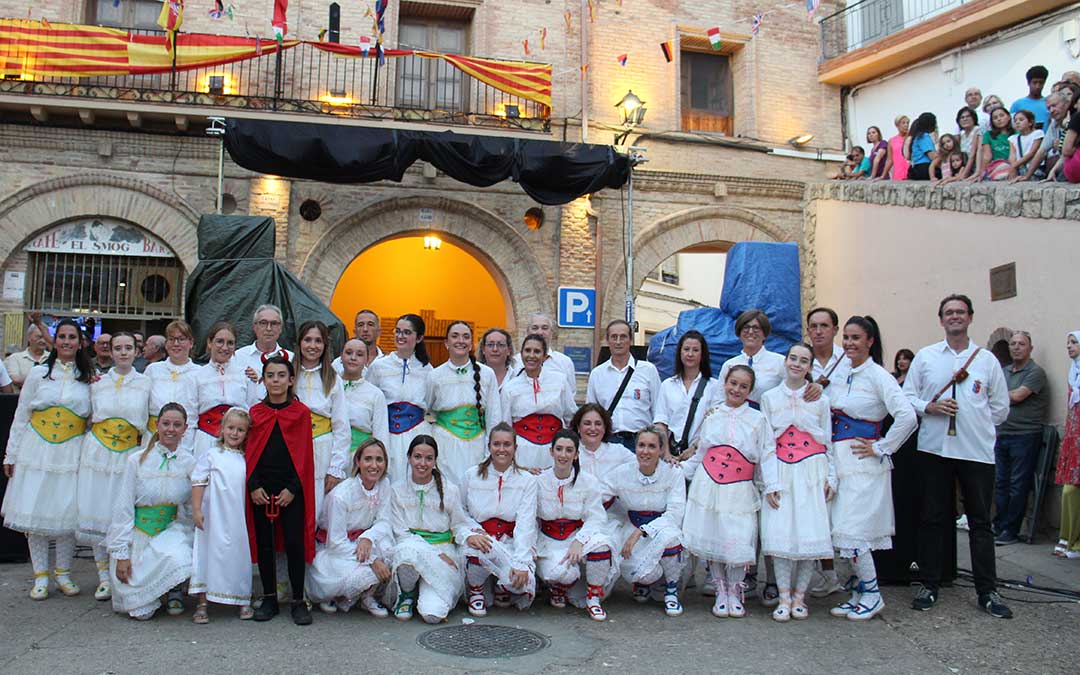 Urrea de Gaén vuelve a bailar su dance en el día de San Roque de 2024. / B. Severino