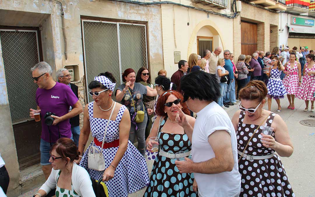Desfile de carrozas 2024 en Albalate del Arzobispo. / B. Severino