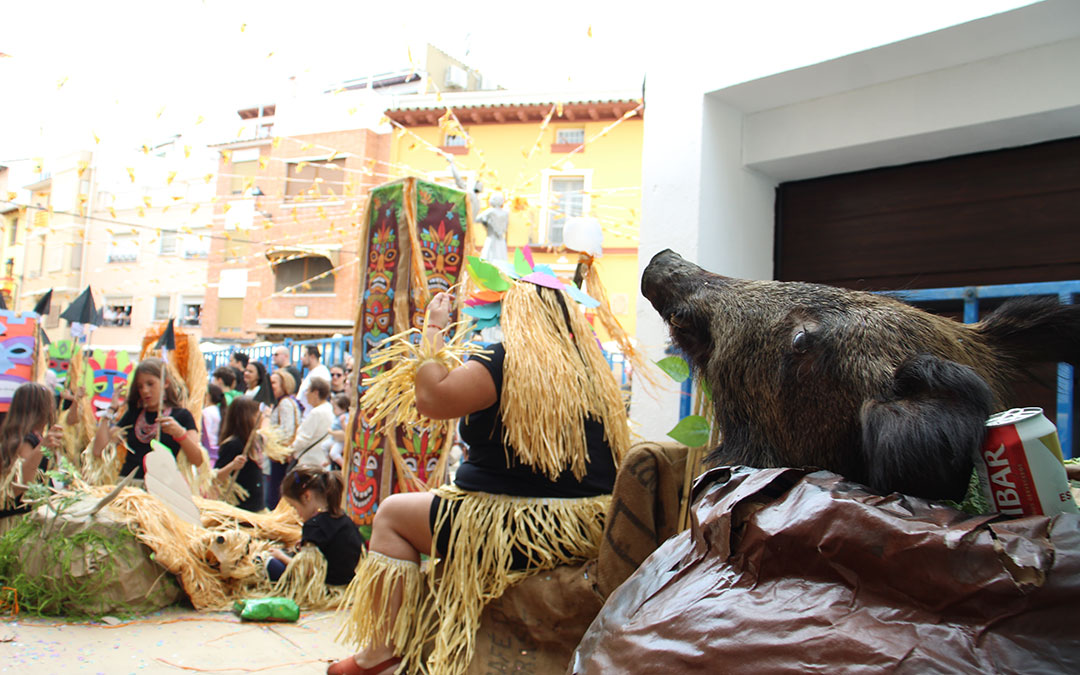 Primer premio del desfile de carrozas 2024 en Albalate del Arzobispo. / B. Severino