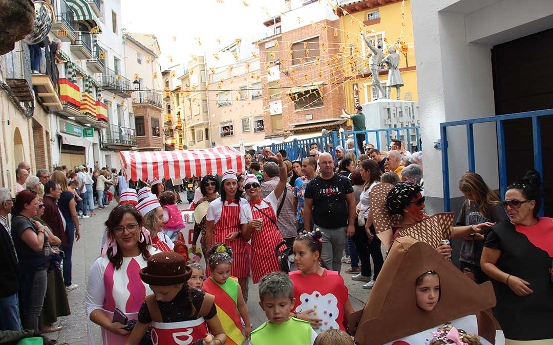 Tercer premio del desfile de carrozas 2024 en Albalate del Arzobispo. / B. Severino