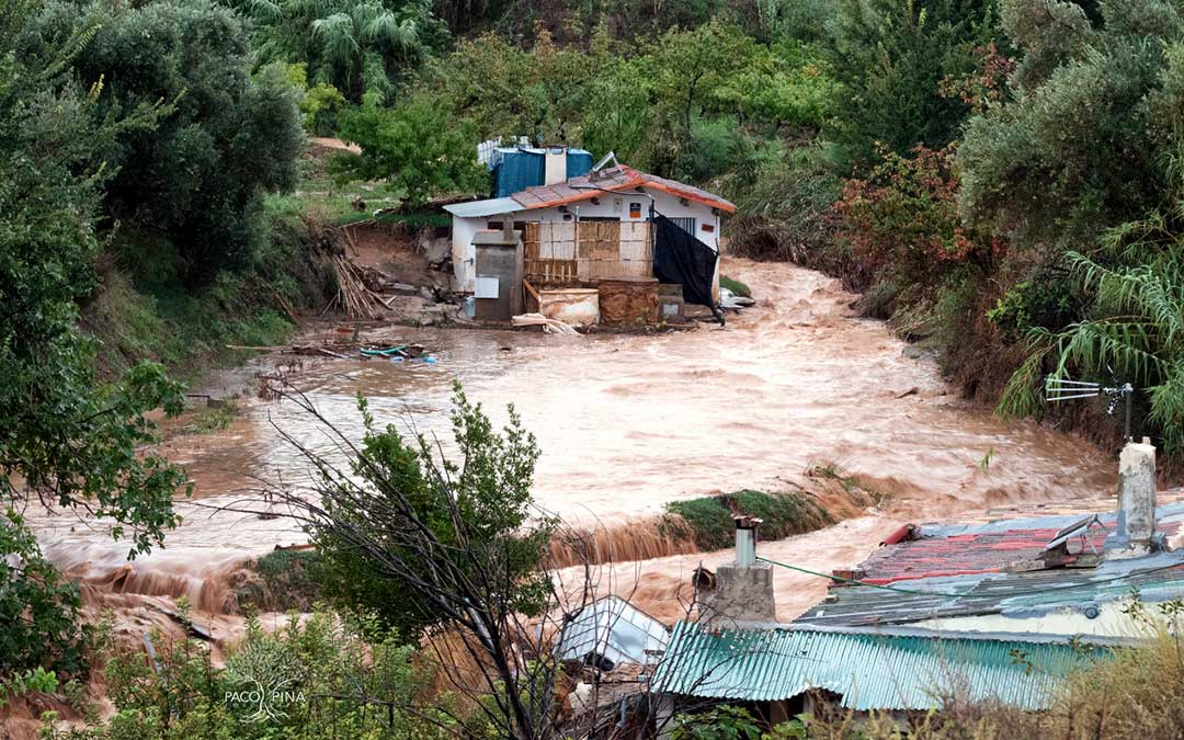 El agua volvió a bajar con fuerza por campos y barrancos de Albalate el fin de semana del 21 de septiembre. / Francisco Pina