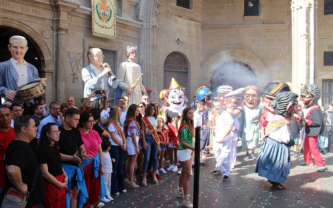 Chupinazo de las fiestas de Alcañiz 2024. / B. Severino
