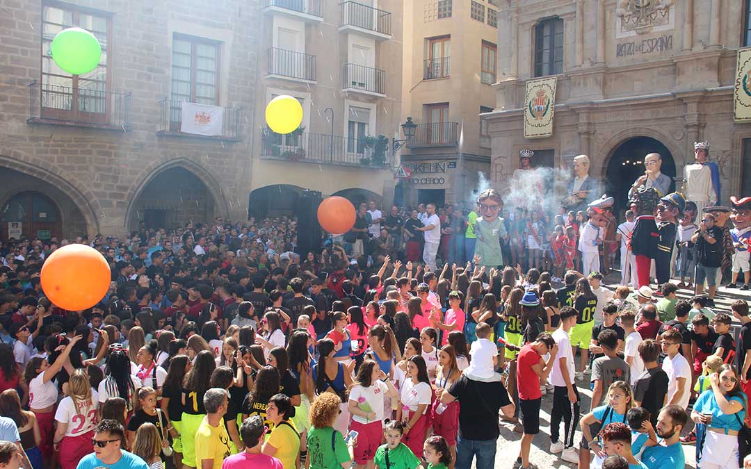 Chupinazo de las fiestas de Alcañiz 2024. / B. Severino