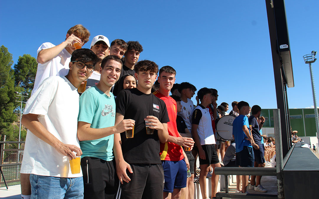 'Frente Blaquinegro', la grada joven del Alcañiz C.F. / B.S.