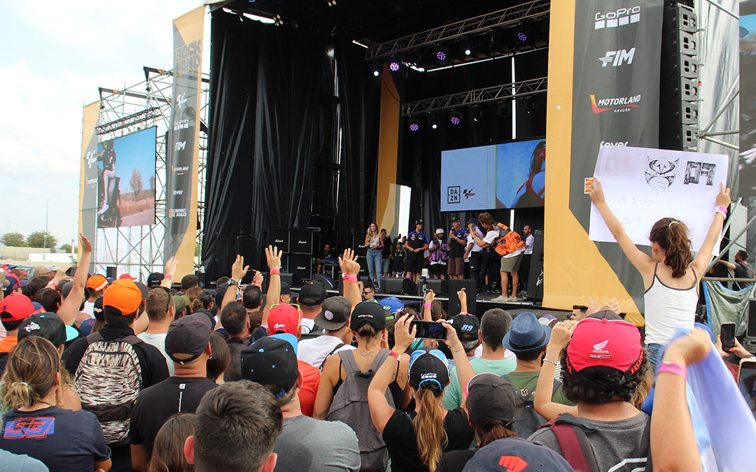 Rins y Quartararo en el Fan Festival. / B. Severino