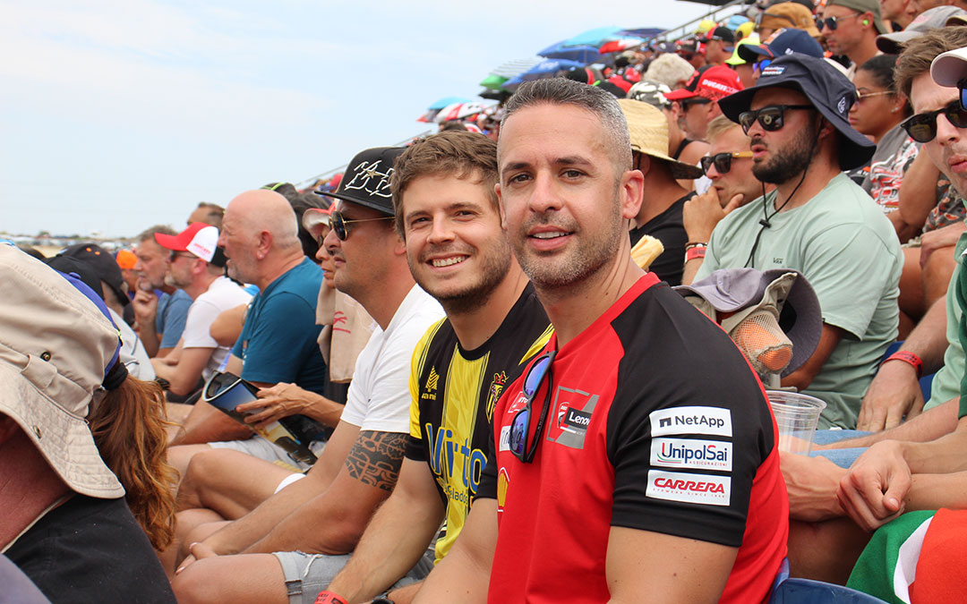 Jesús y José, dos amigos que se reencontraron para vivir el mundial viajando desde Mallorca y Murcia. / B. Severino