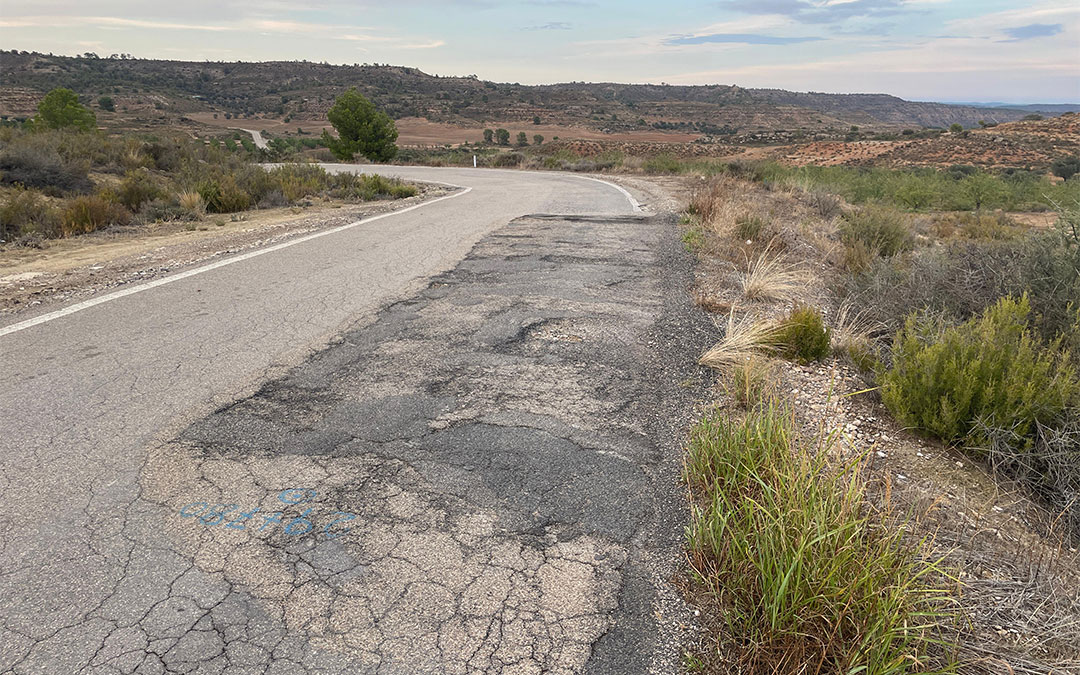 Estado actual de la carretera A-1411 entre Maella y Mequinenza./ Sofía Fondevilla